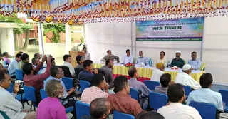 ঠাকুরগাঁওয়ে বারি পেঁয়াজ-৫ বীজ উৎপাদনের লক্ষ্যে কৃষকদের নিয়ে মাঠ দিবস